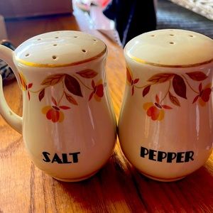 VTG  Hall’s China Jewel Tea Autumn Leaf Salt & Pepper Shakers 4.5"